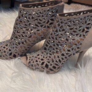 Zigi Soho Rhinestone Laser-Cut Booties – Nude Suede EUC